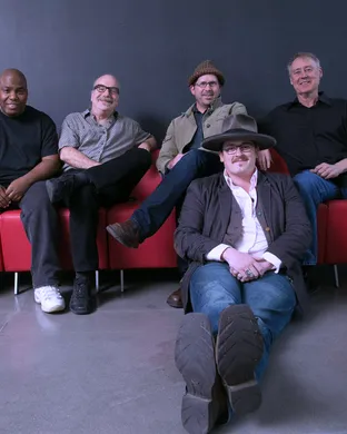 Bruce Hornsby And The Noisemakers Corona