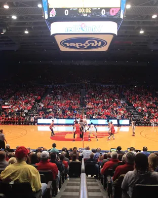Dayton Flyers Des Moines