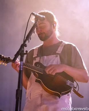 Noah Kahan Pasadena